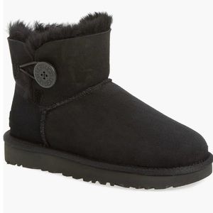 UGG - Black Mini Bailey Button II Boots - GREAT condition!